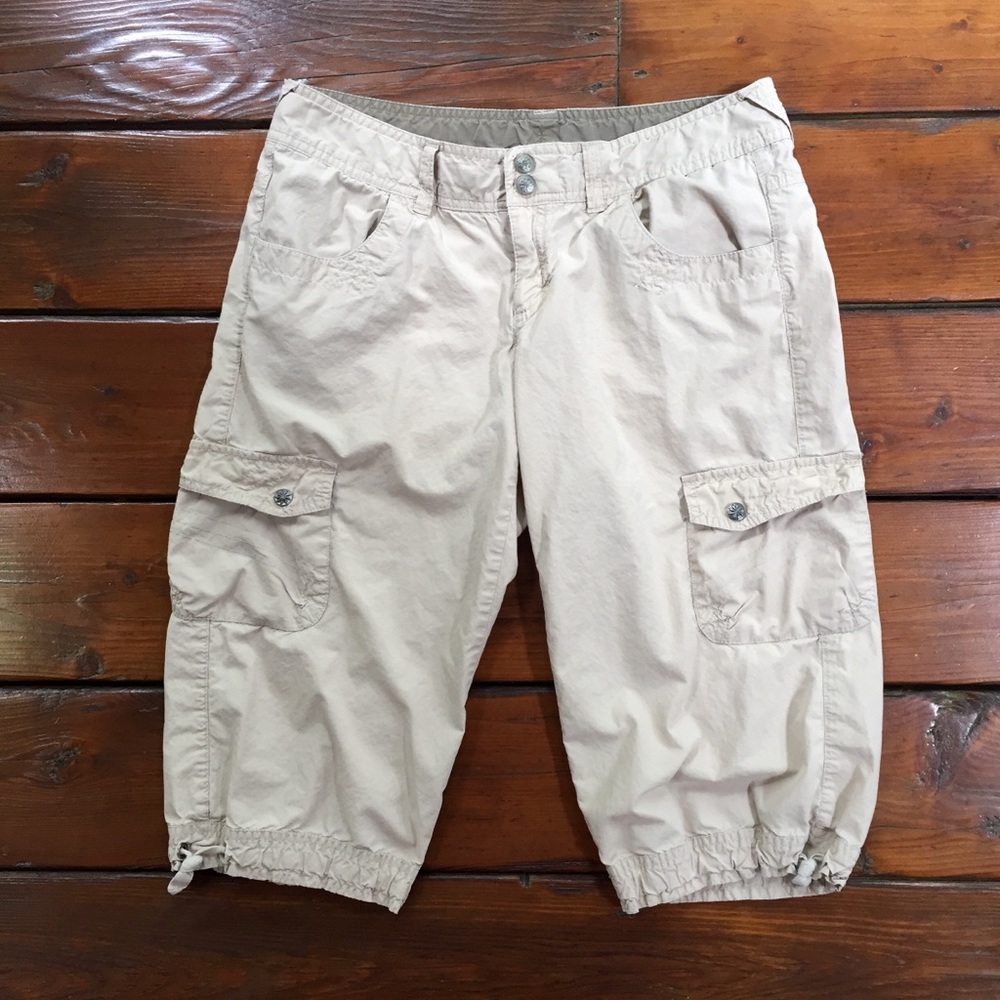 Athleta Khaki Despia Cargo Capris